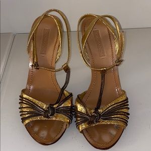 BCBGMAXAZRIA Gold Chain Detail Shoes. Size 9.5